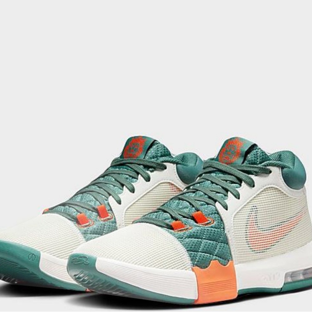 Lebron Witness VIII men’s shoes